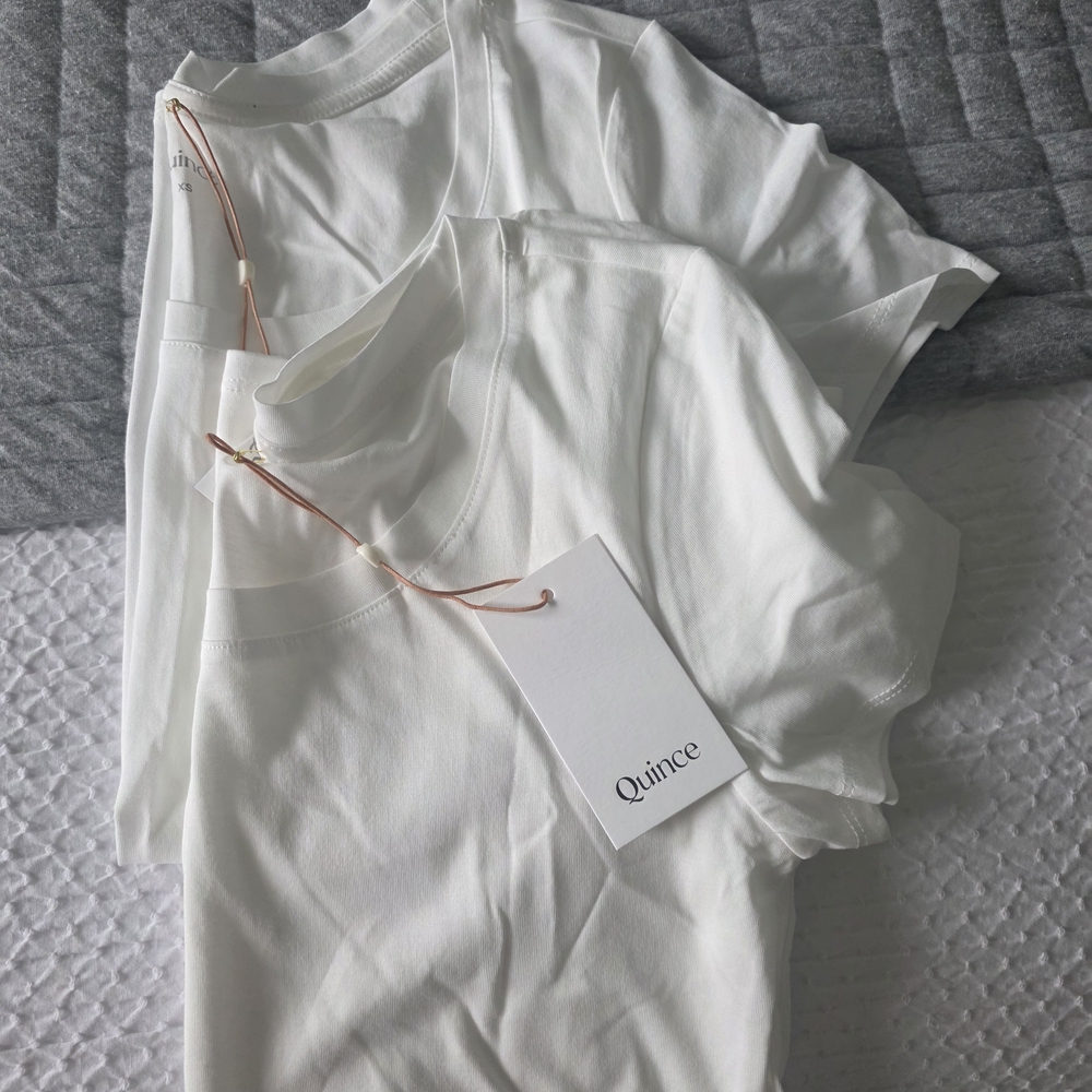 NWT TWO Quince Classic White Tees